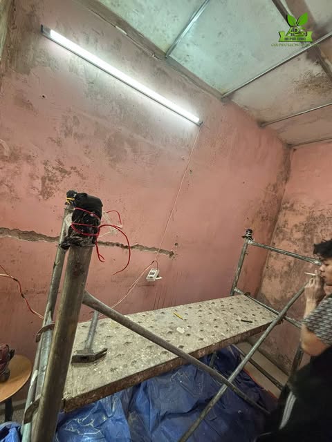 Cải tạo lớp sơn tường cũ bằng tấm nhựa ốp tường pvc