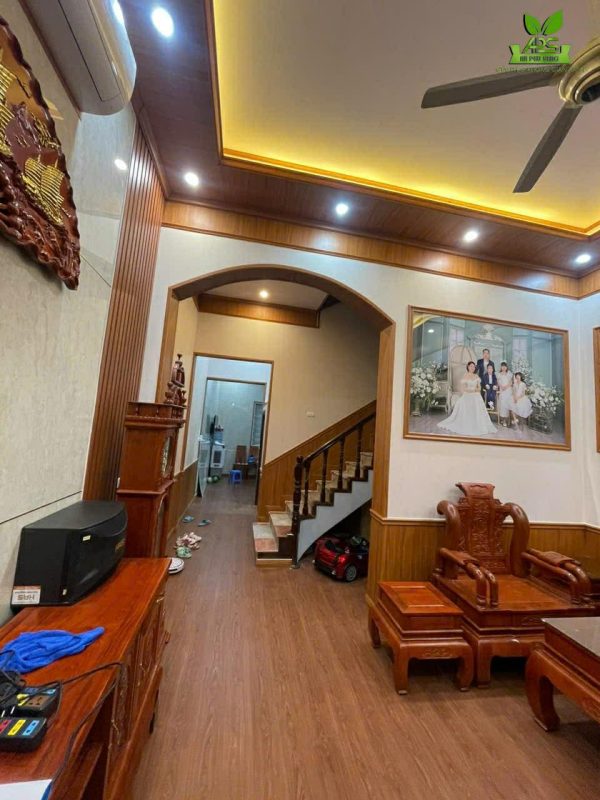 Thi công ốp tường nhựa nano và trần nhựa giả gỗ