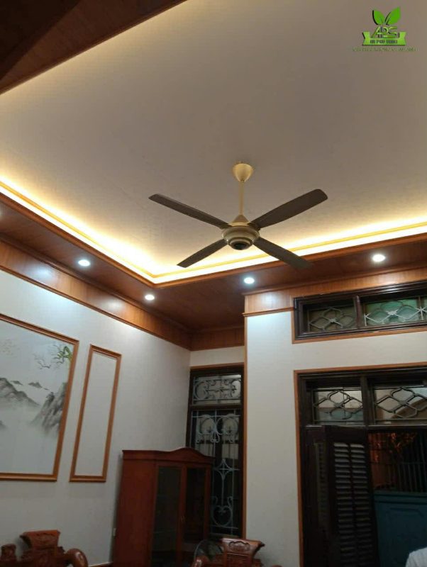 Thi công ốp tường nhựa nano và trần nhựa giả gỗ